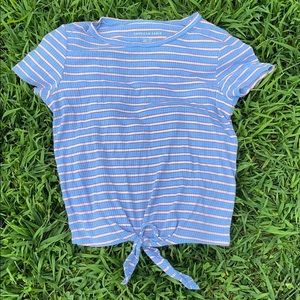 Adorable American Eagle top!!
